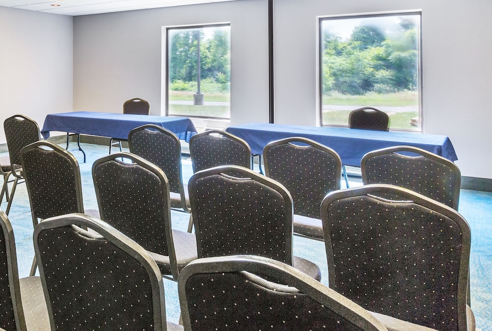 Holiday Inn Express Hotel Suites Mt. Holly, an IHG Hotel - Property Image 21