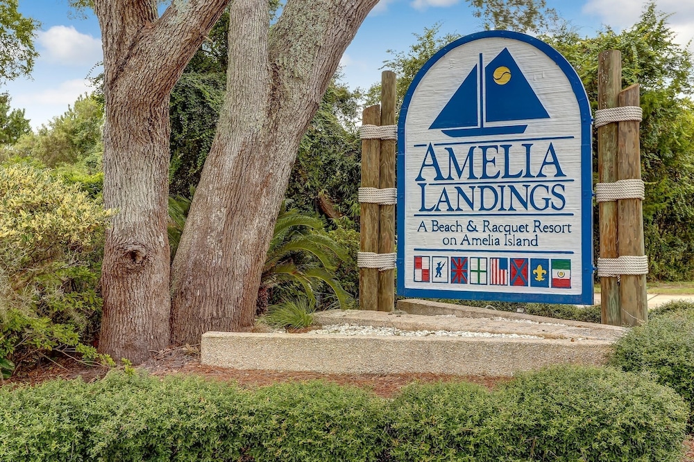 Amelia Landings 9e 2 Bedroom Condo
