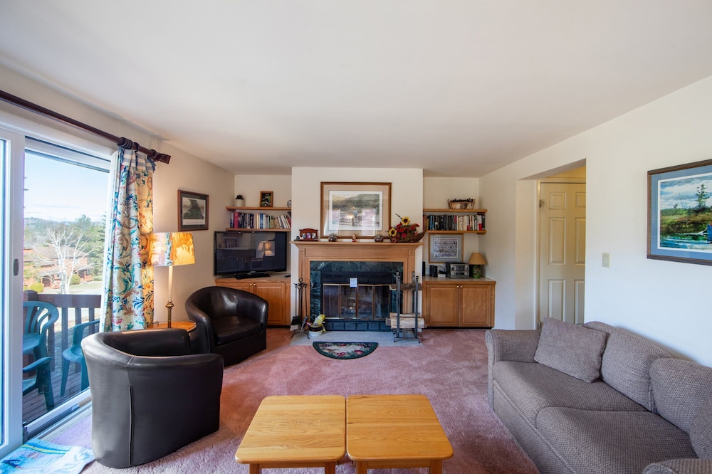 11D - Spacious & Family-Friendly Getaway 3 Bedroom Townhouse by The Summit at Gore Mountain