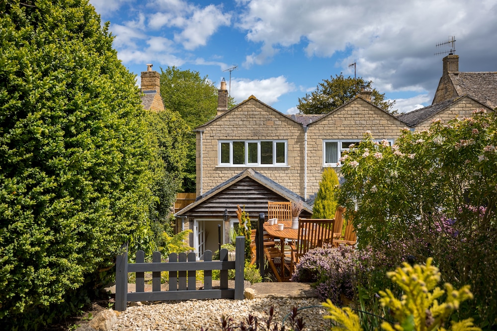 Royal Oak Cottage