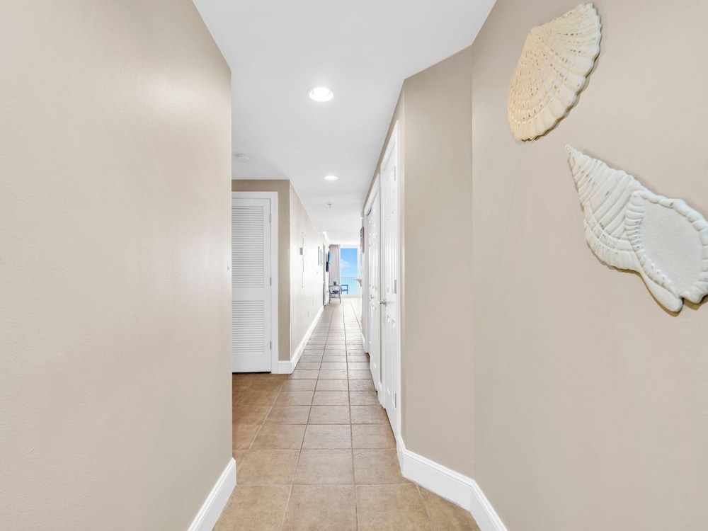 Majestic Beach Towers 2-1608