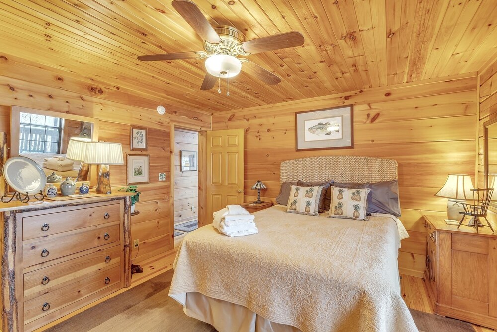 Experience Luxury At The Sanctuary In Hendersonville 3 Bedroom Cabin by Sunscape Property Management view 4