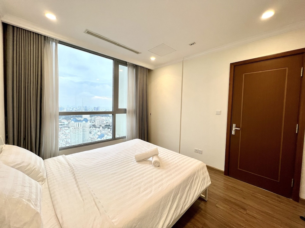 Landmark Apartment in Vinhomes Central Park