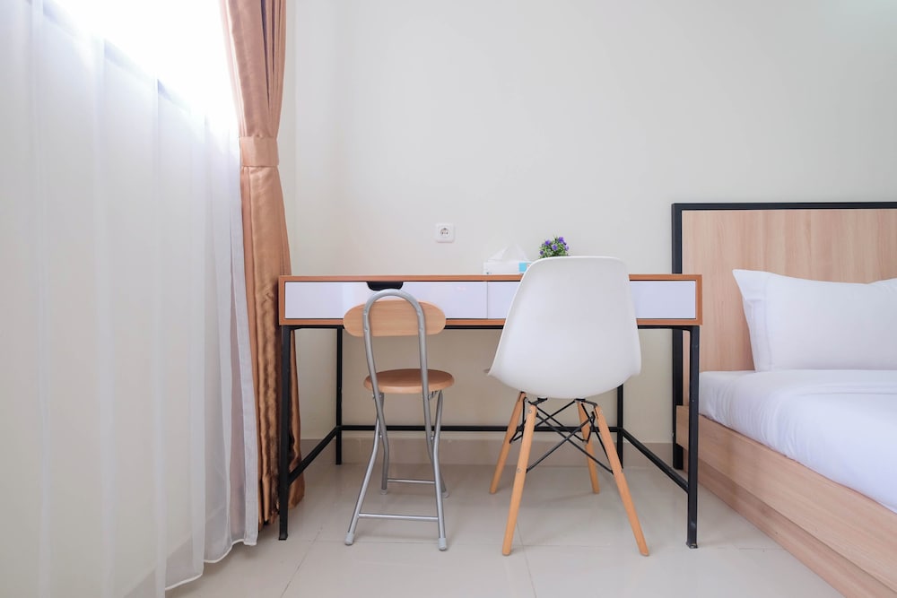 Warm And Cozy Studio At Evenciio Margonda Apartment