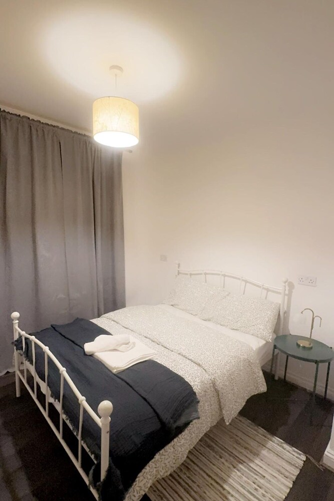 Birmingham Aprt- 2bdr- Sleeps4-close to City