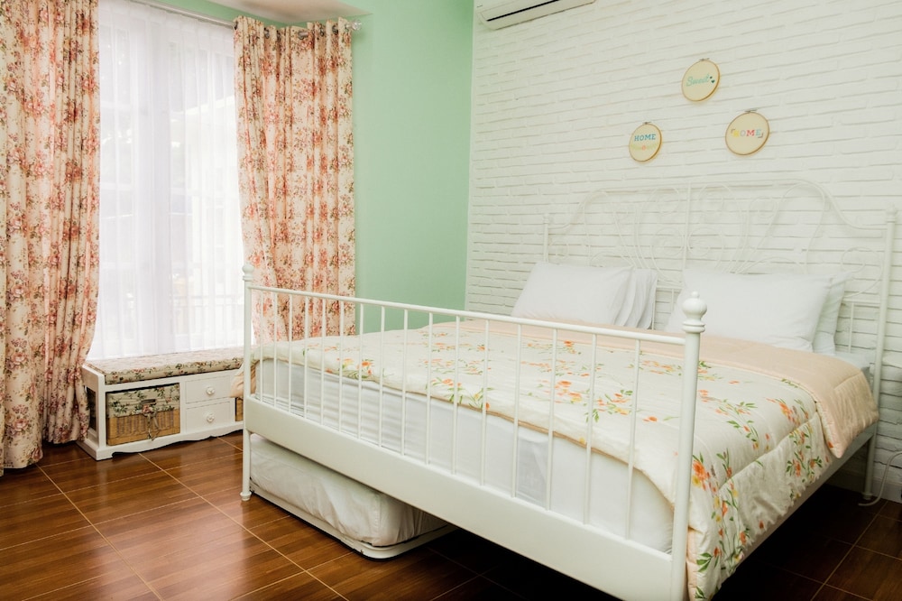 Sweet Peach House