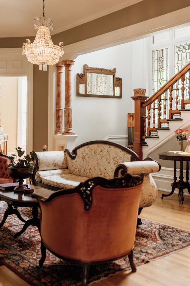 Ellerbeck Mansion Bed & Breakfast