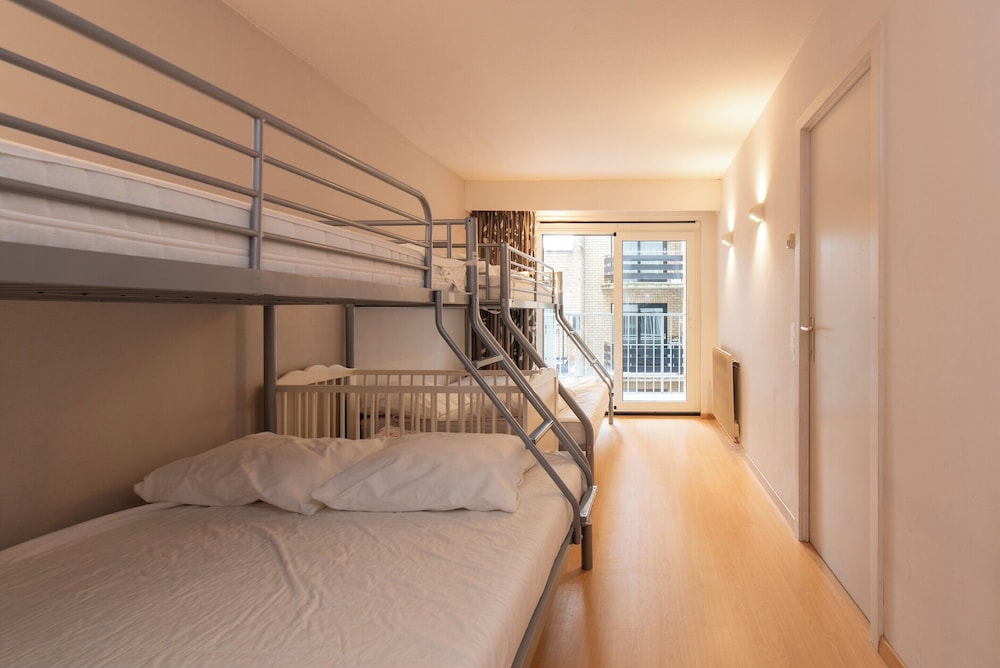 Apartment in Middelkerke With Sea View