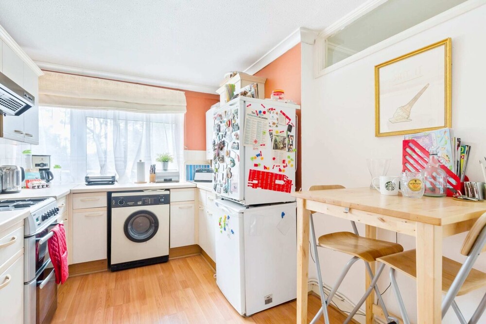 Spacious 2 Bedroom Apartment in Cricklewood