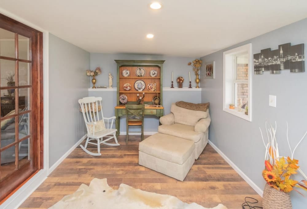 Amazing Hiking Cozy Home Close to Mountns Fireplace