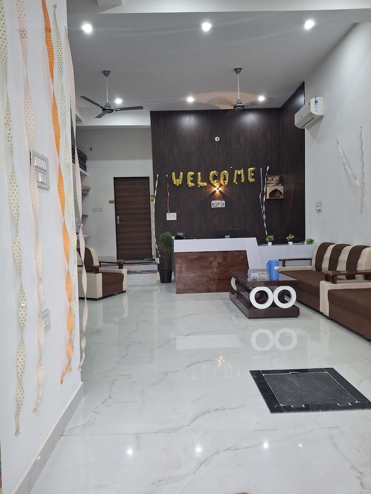 Hotel Diamond Palace