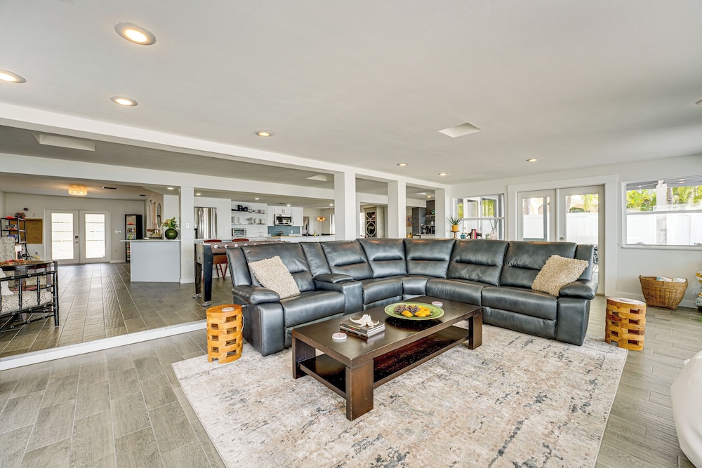 Gulf Coast Luxury! Quiet Home 4 Mi to Sponge Docks