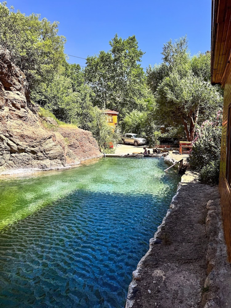 Kapuzbaşı Baştürk Tesisi