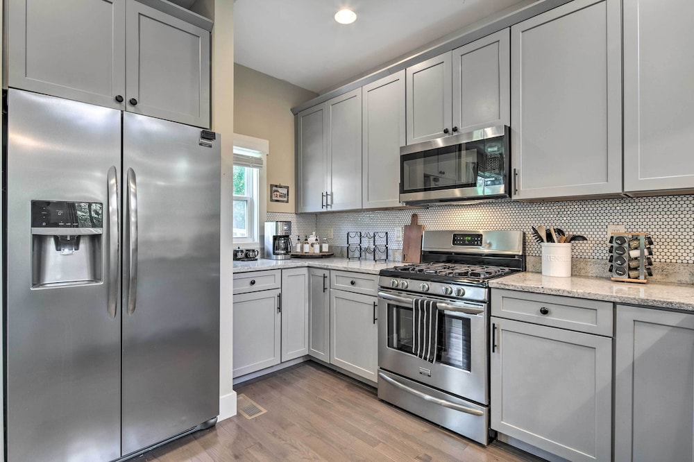 Charming Asheville House w/ Private Hot Tub! view 4