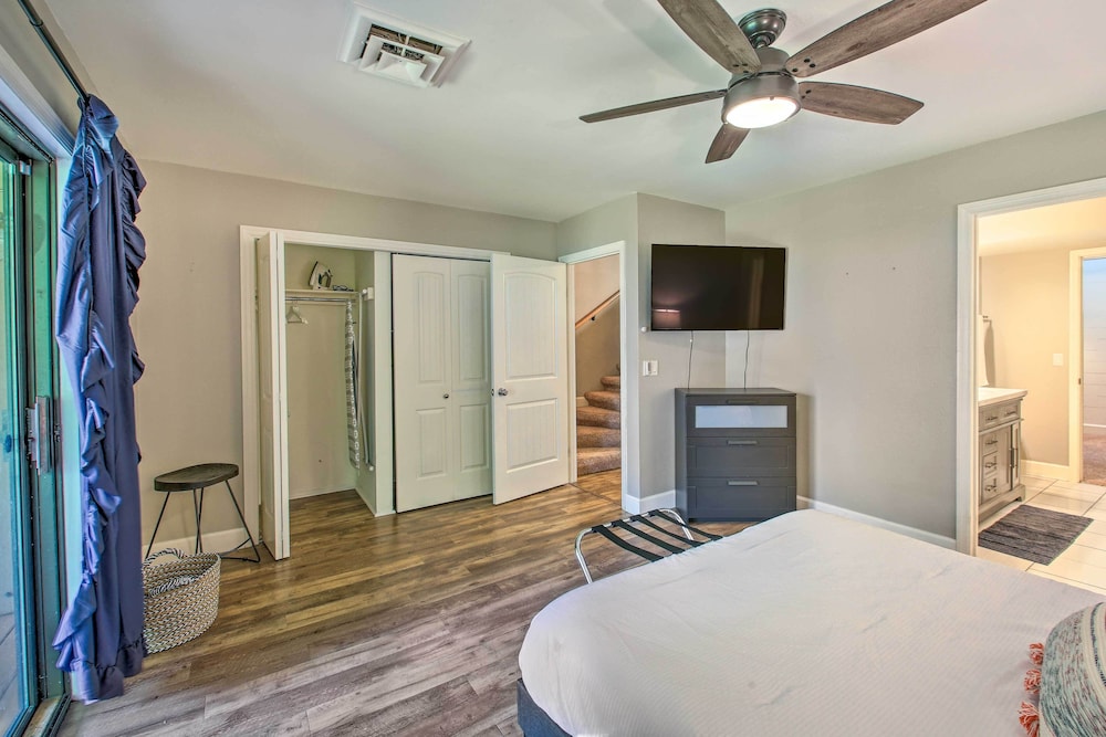 Hot Springs Village Abode w/ Deck, Grill & Sunroom view 4