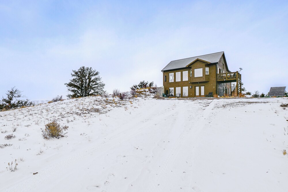 Mountain & Valley Views: Fairplay Family Home!