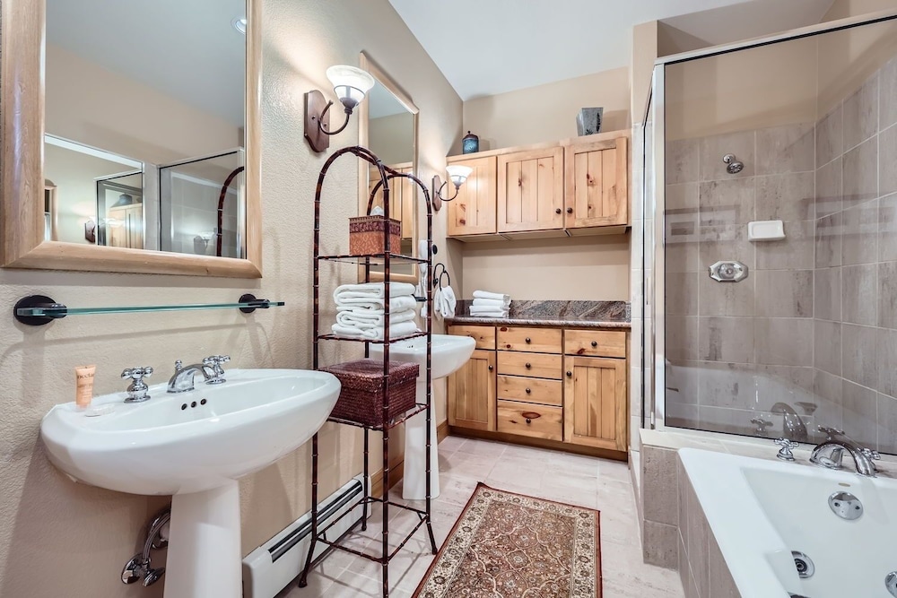 8712 Ski Tip Townhomes 3 Bedroom Townhouse