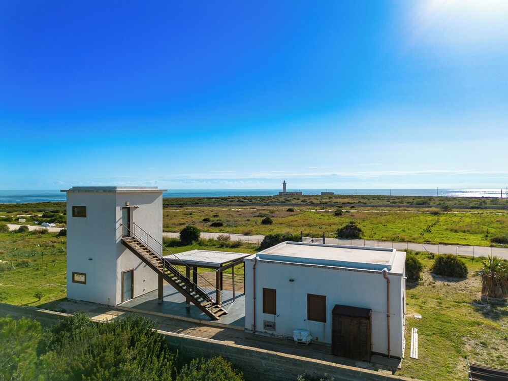 Casa Faro del Plemmiro con Jacuzzi by Wonderful Italy