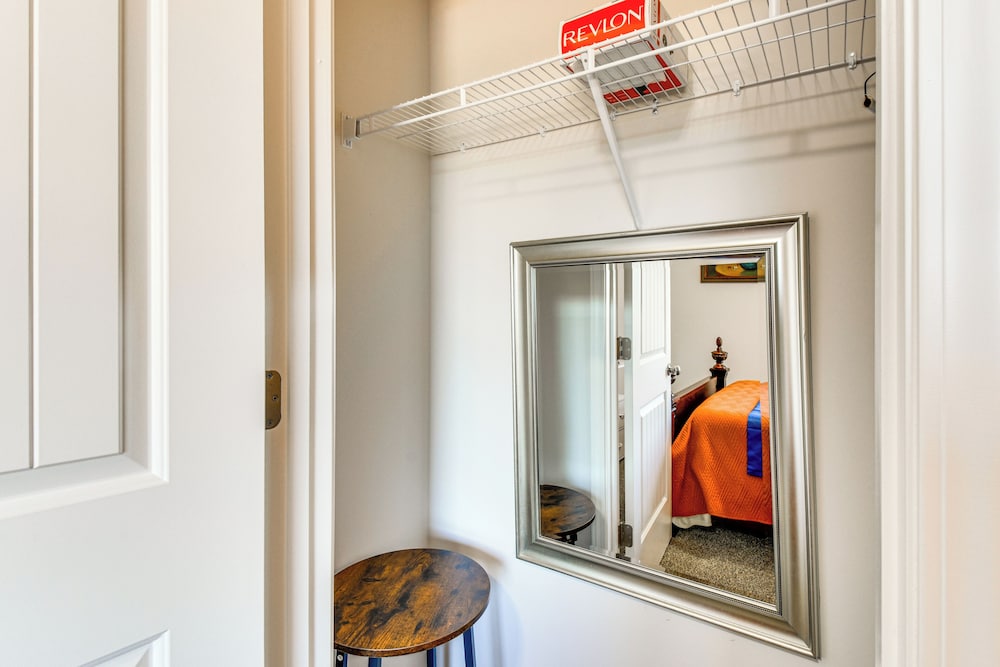 Family Friendly: Modern Townhome in Lula! view 5