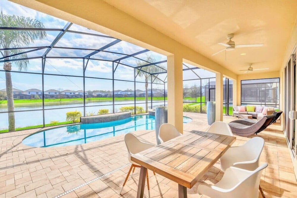 19 Guest Home w Pool Hot Tub Cinema BBQ view 4