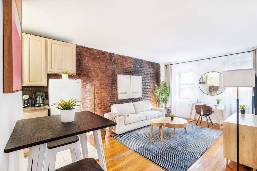 350 Gramercy Apt