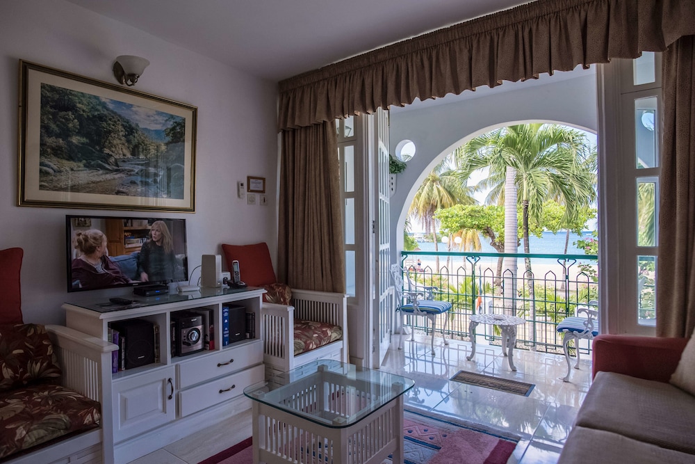 Sandcastles Beach Resort