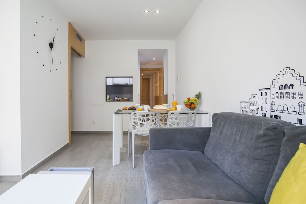 BBarcelona Gaudi Flats