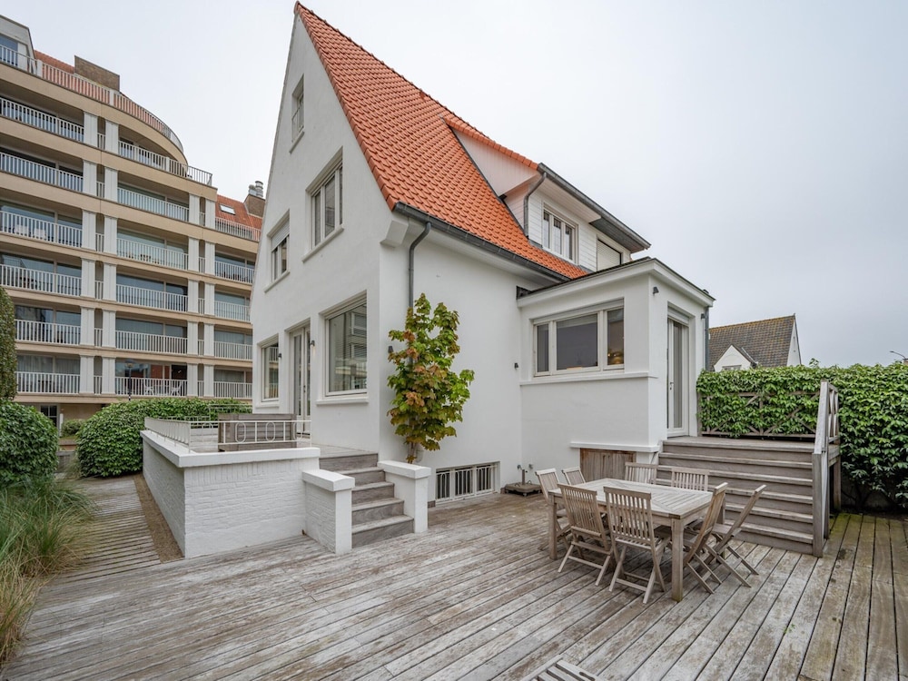 Villa in Knokke Near Alberstrand Beach