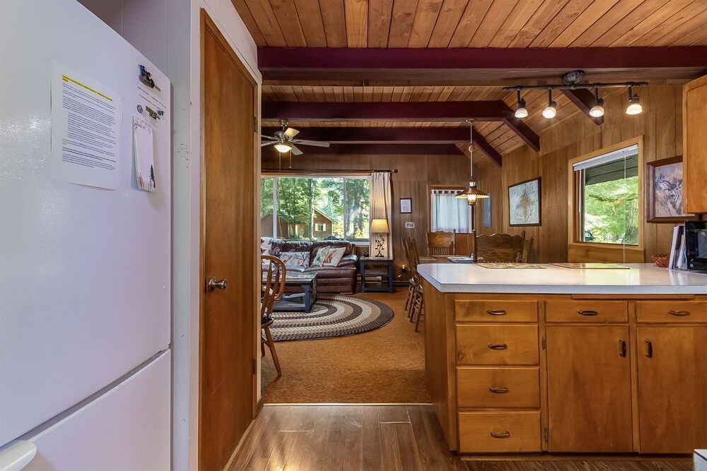 Elk Country Cabin view 3