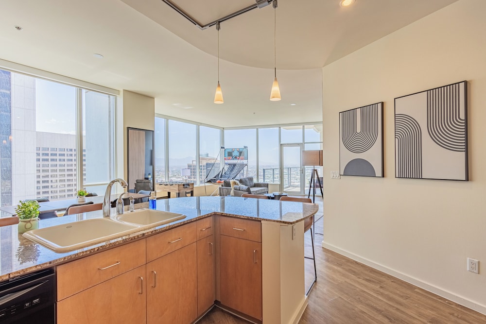 ROVE LIVING/KL - 44 Monroe