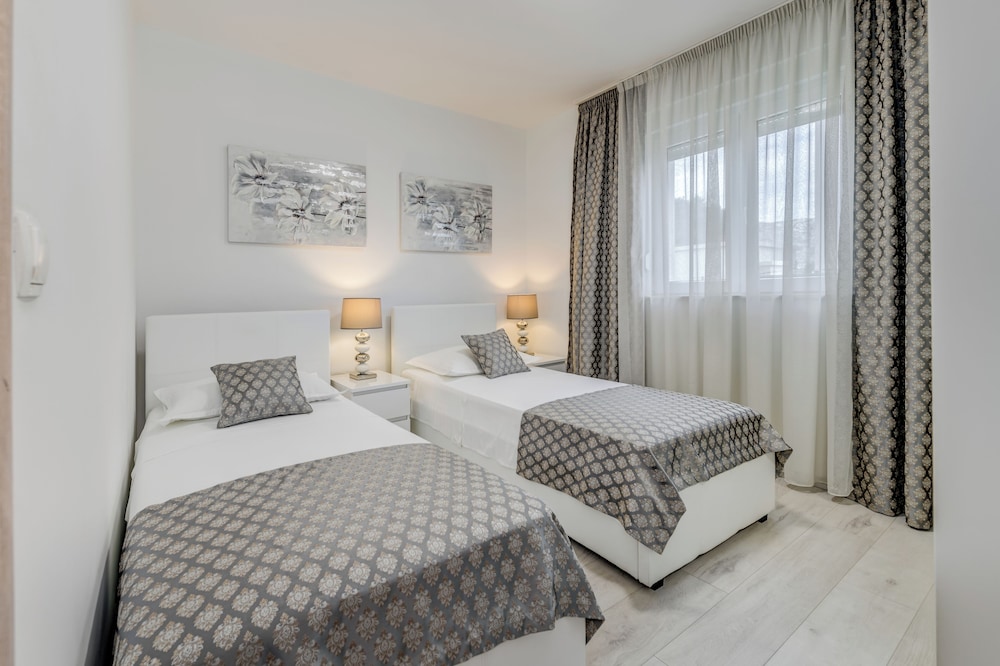 Villa Aurora Mare - Kaštel Novi