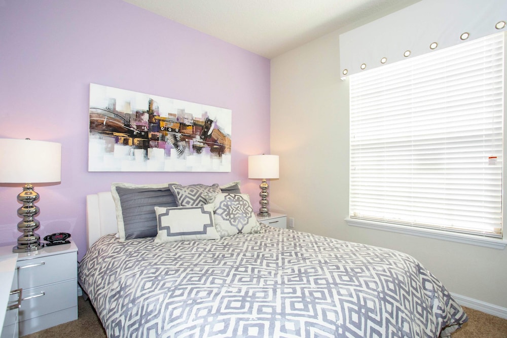 Luxury 5 Bedroom w Private Pool Close to Disney 8875 view 3