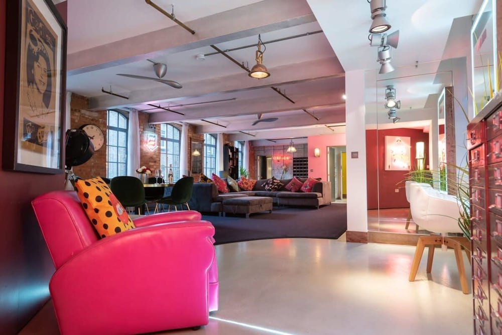 Luxurious Loft Central Soho - 3 Bedrooms Office