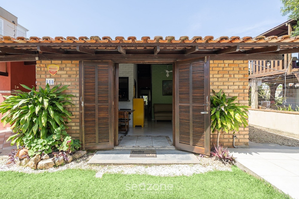 3BR House 230m From Beach w/ BBQ & Grg Rgv115