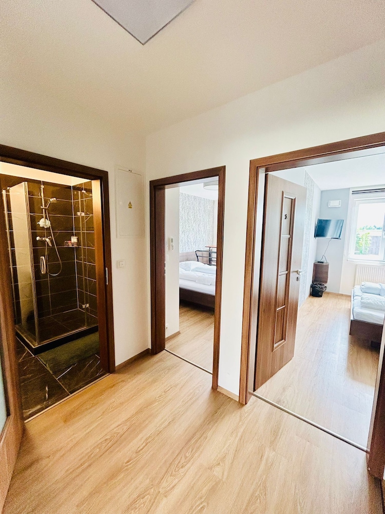 Villa many rooms with Free Parking