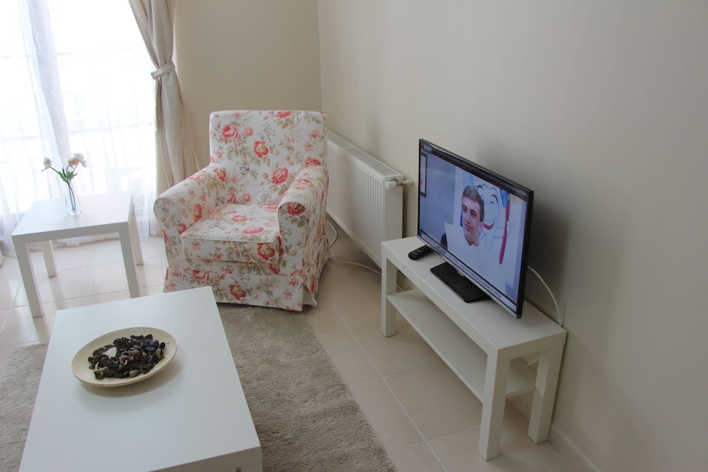 Kinzi House