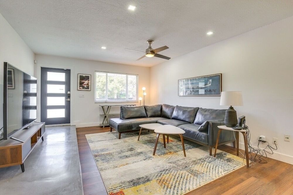 Oakland Park Oasis Heated Pool & Private Patio