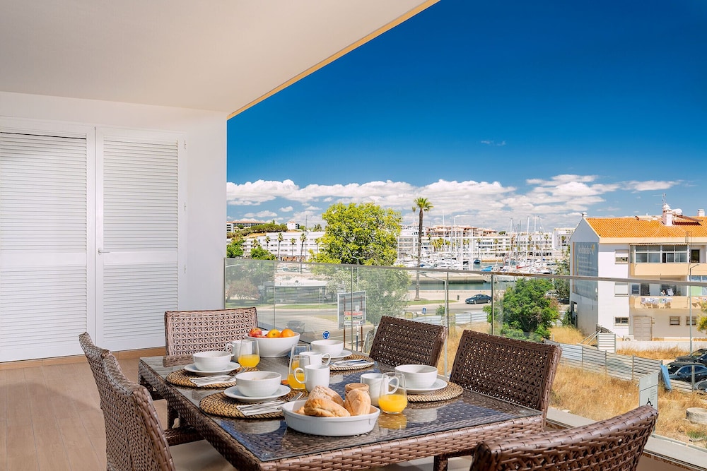 Lagos Marina View 2 With Pool by Homing