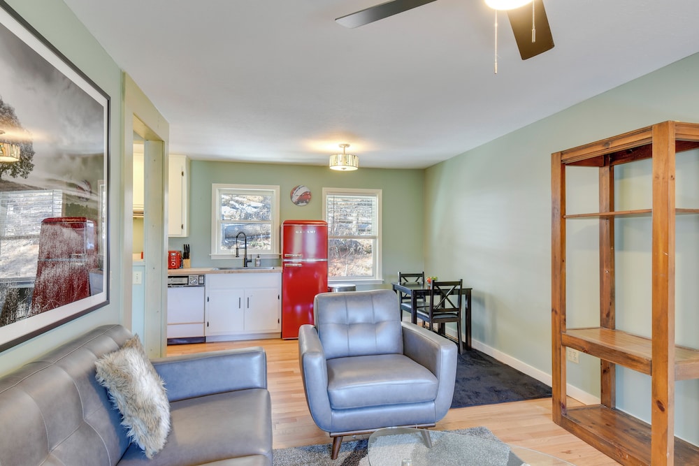 Hike, Golf & Relax: Pet-friendly Apt in Dillard