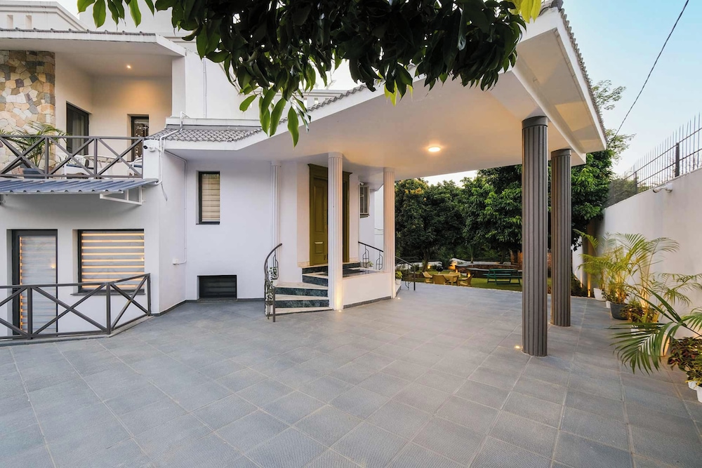 Villa Sierra Sky - Exquisite & Elegant 4 Bedroom Villa