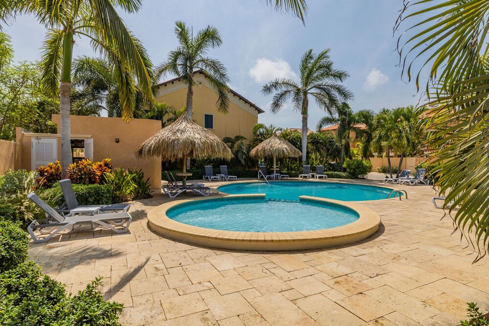 2br3ba Townhome Gold Coast Pool Tennis Gym
