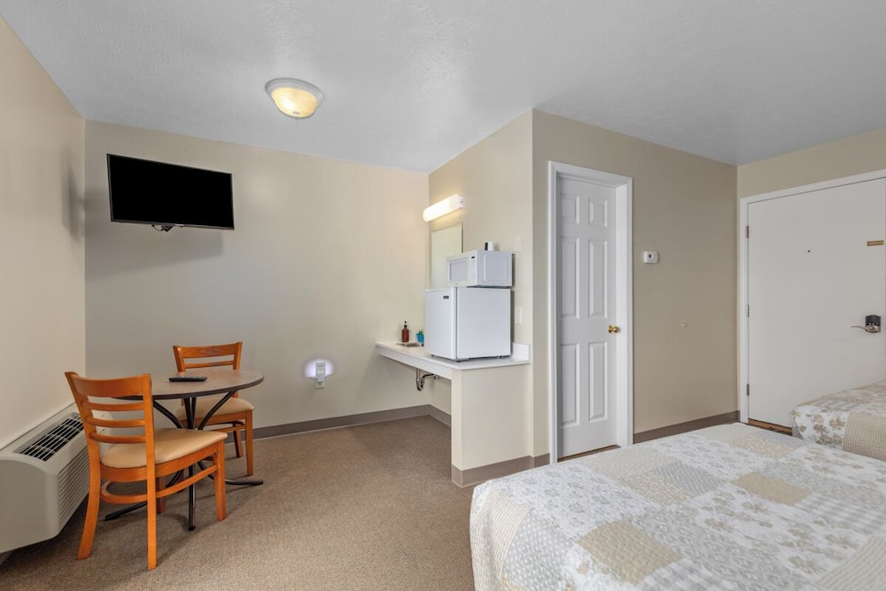 The Lakeview Motel