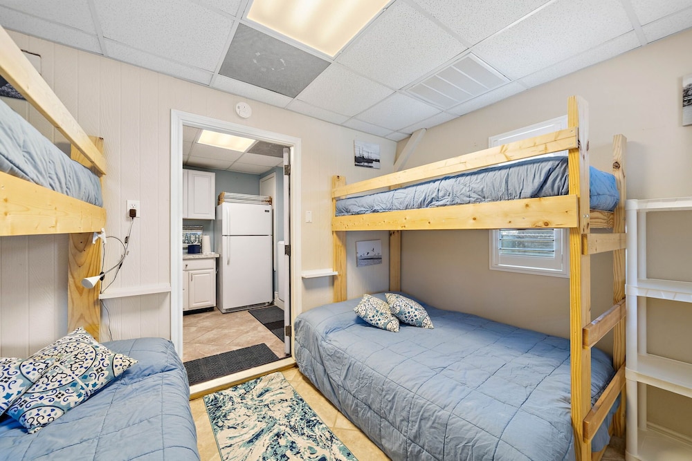 Purple Pelican Paradise by Ryson Vacation Rentals