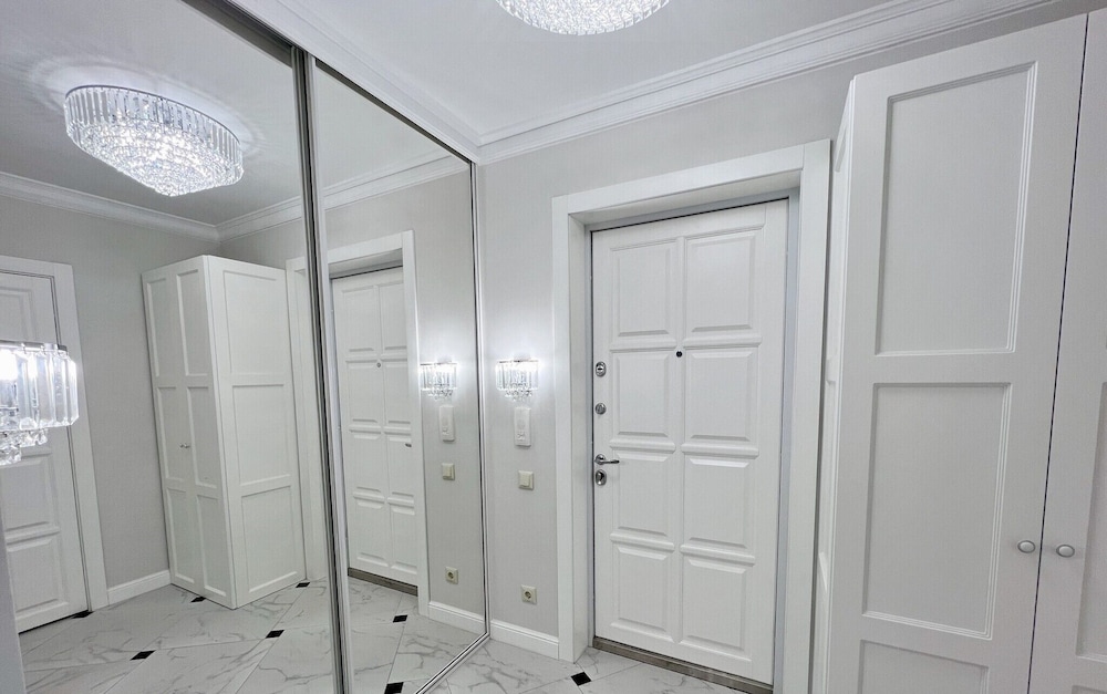 Designer Apartments near Dana Mall