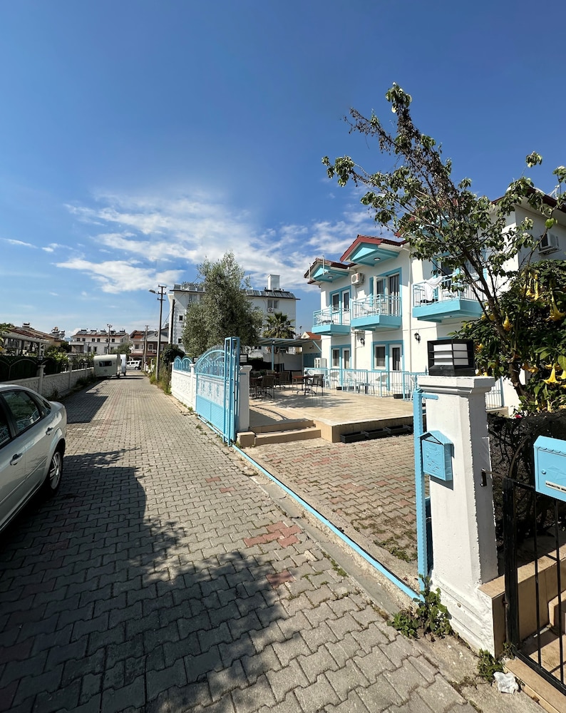 Hotel Enjoy Hotel - Image 1