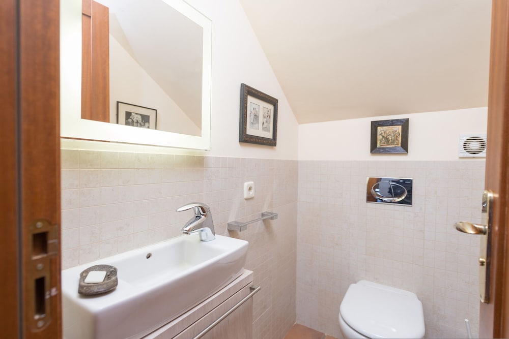 Rafal Pai in Art With 6 Bedrooms and 6 Bathrooms view 2