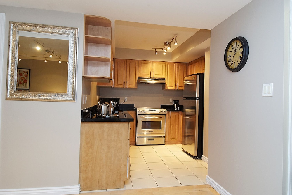 WhiteHall Suites- Yorkville