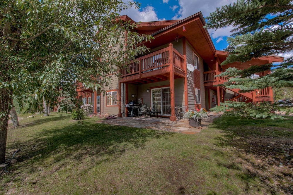 Revette Retreat view 4