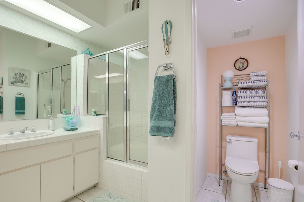Steps to Community Pool & Spa: Palm Desert Condo!