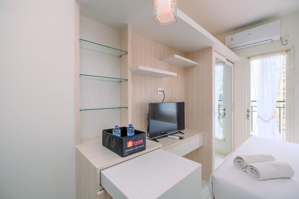 Well Designed and Comfy Studio at Podomoro Golf View Apartment